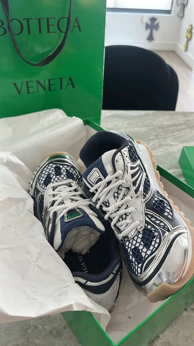 Unboxing by 256 trapper